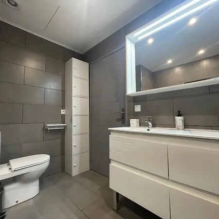 アパート Maison De 75 M² + Garage Prive