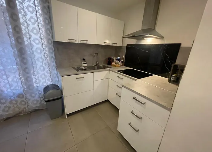 アパート Maison De 75 M² + Garage Prive