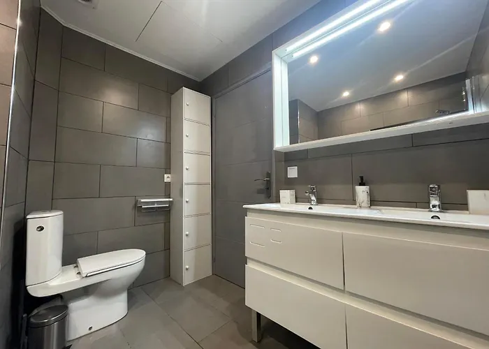 アパート Maison De 75 M² + Garage Prive